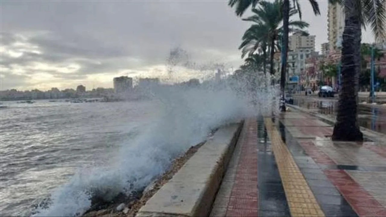 طقس الإثنين.. منخفض جوي بارد يضرب المحافظات مع هبات رياح مثيرة للأتربة